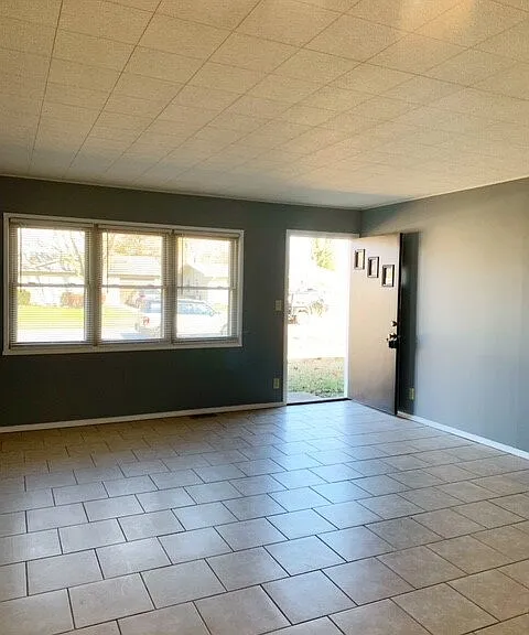4125 Alberta St — Photo 3