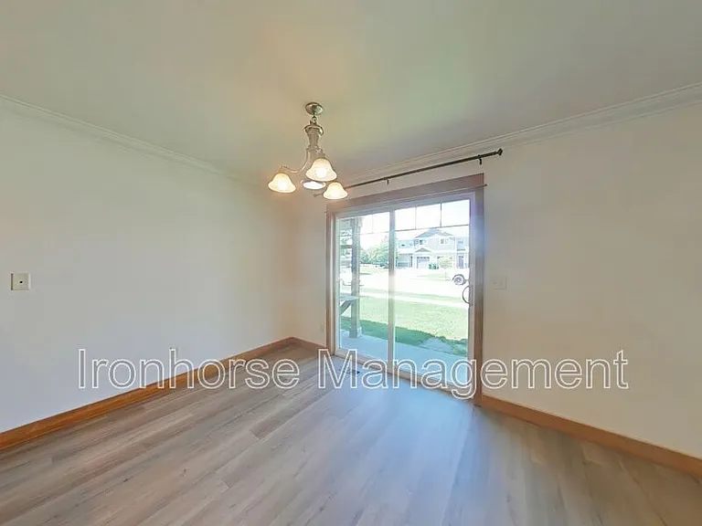 5471 Glenellen Dr #4 — Photo 9