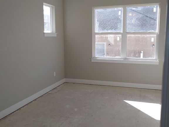 4th image of 6324 Corvina St
