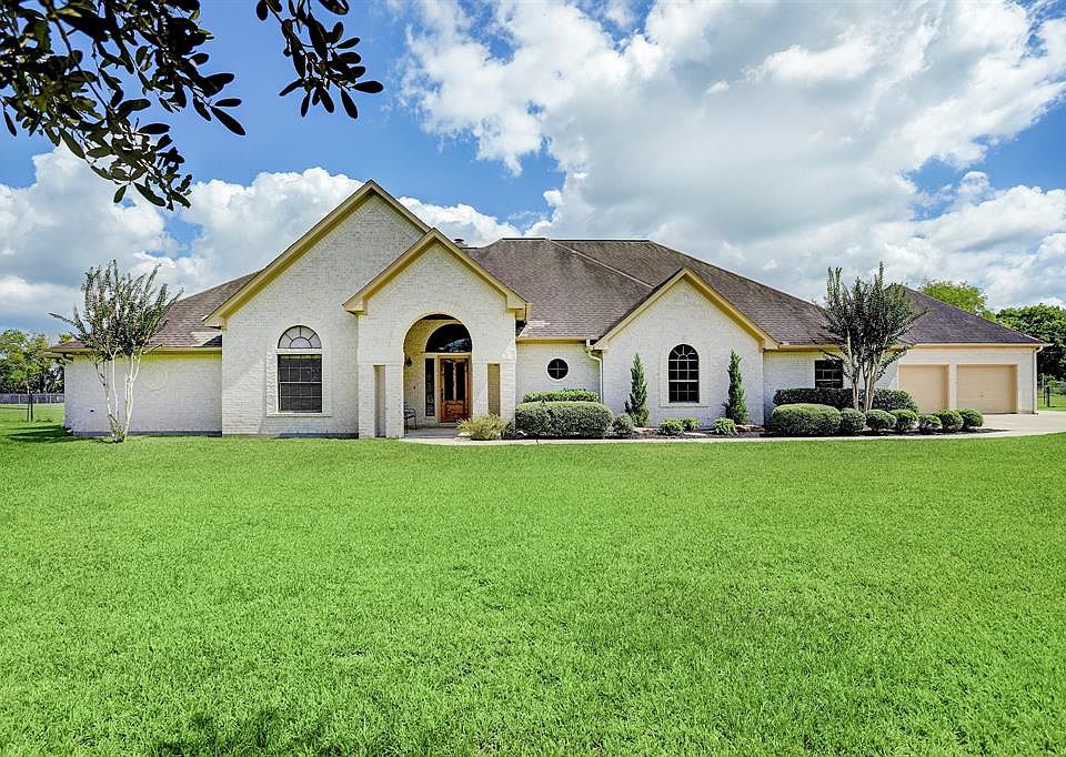 1st image of 1915 Country Meadow Ln