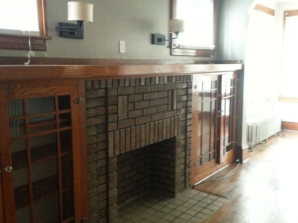 2nd image of 2423 Franklin St #1