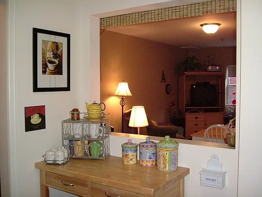 Rented by Aidonis Realty | media 16