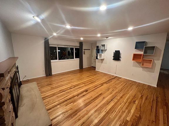 5th image of 530 16th Ave W