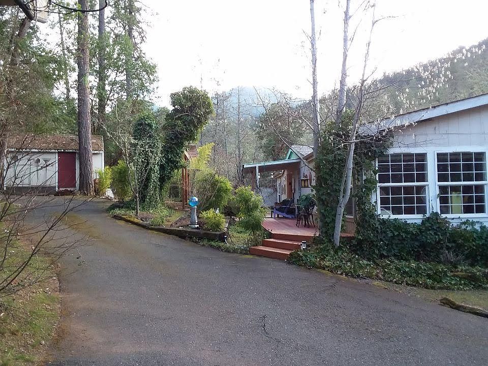 2nd image of 620 Greens Creek Rd