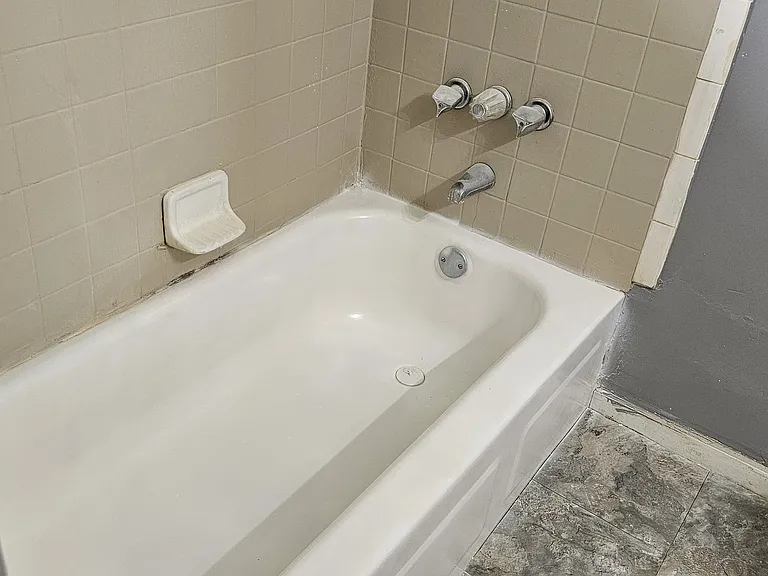 4212 Green Meadow Dr — Photo 15
