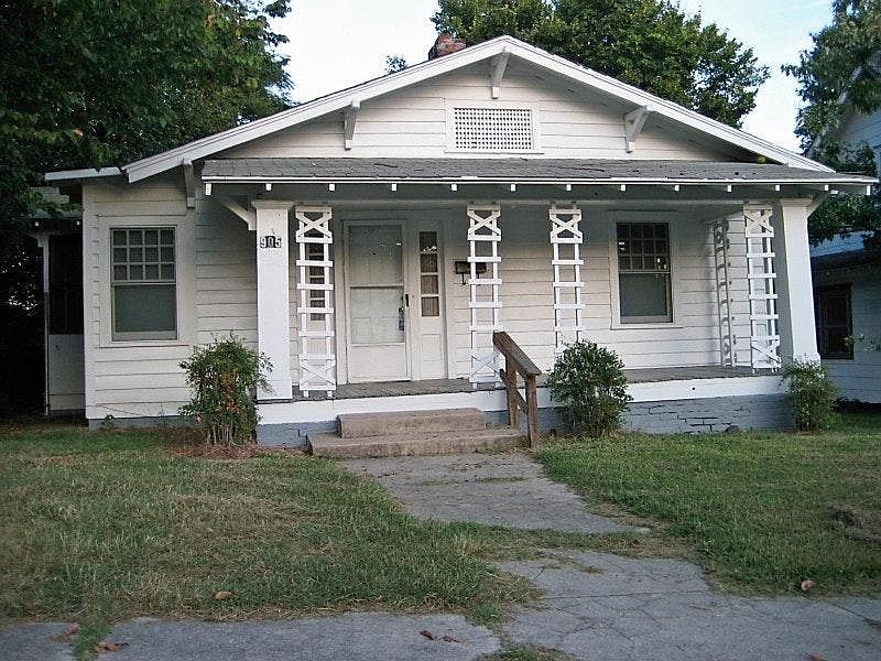 1st image of 905 Caldwell St