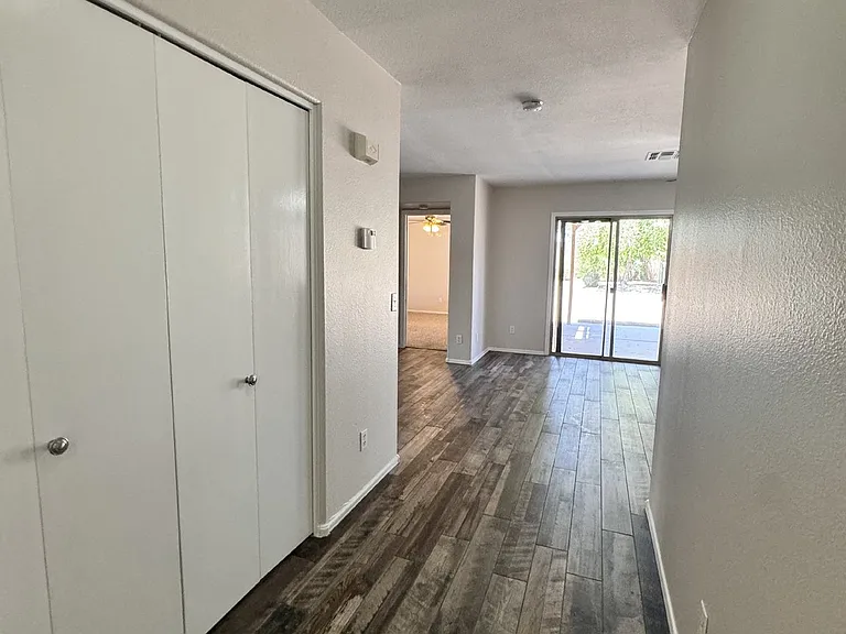 9138 W Ross Ave — Photo 25