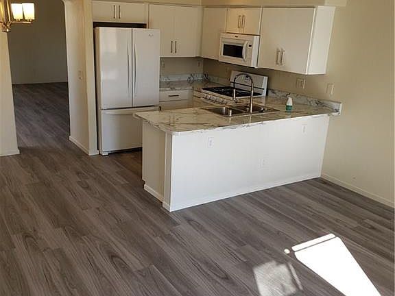4th image of 2033 Garnet Gable Ave
