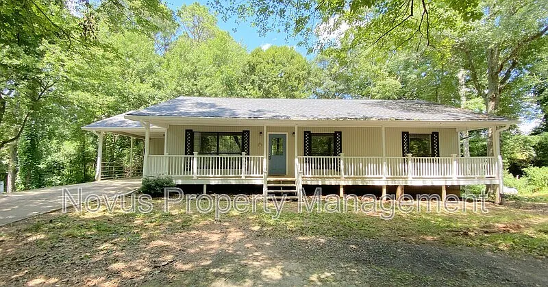 3 bed, 2.0 bath, 1144 sqft, $1,695 — Photo 1