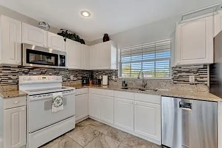 2916 Woodcrest Dr — Photo 12