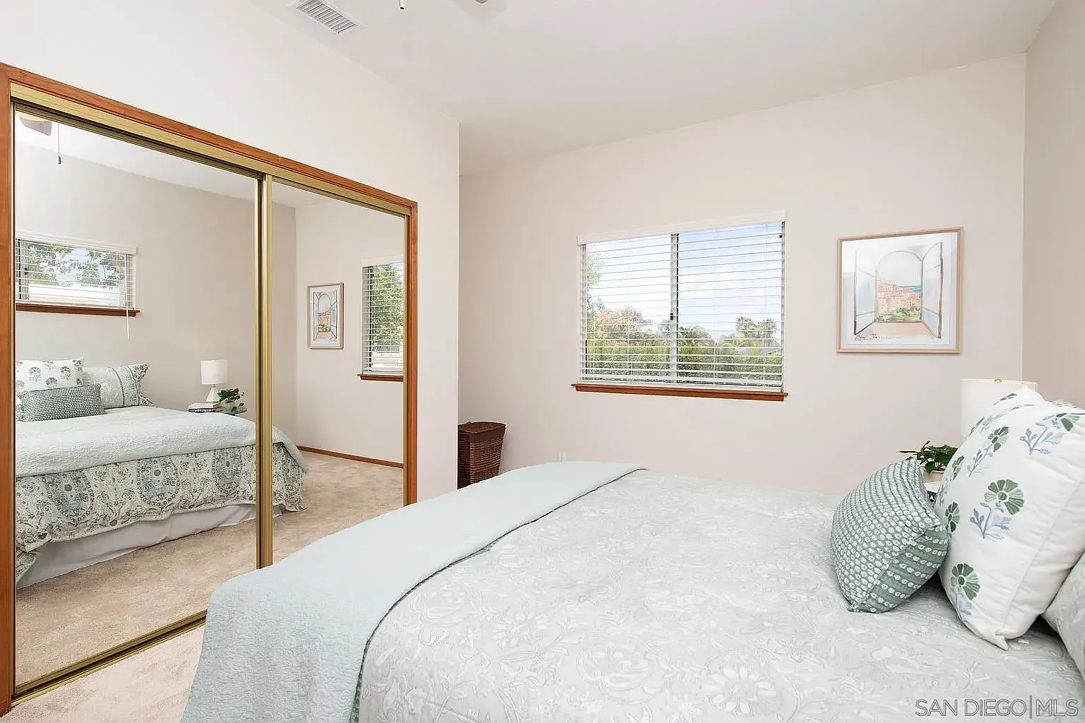 2 bed, 1.5 bath, 1400 sqft, $4,200 — Photo 2