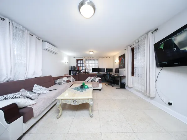 2568 East 2nd Street image 36 of 41