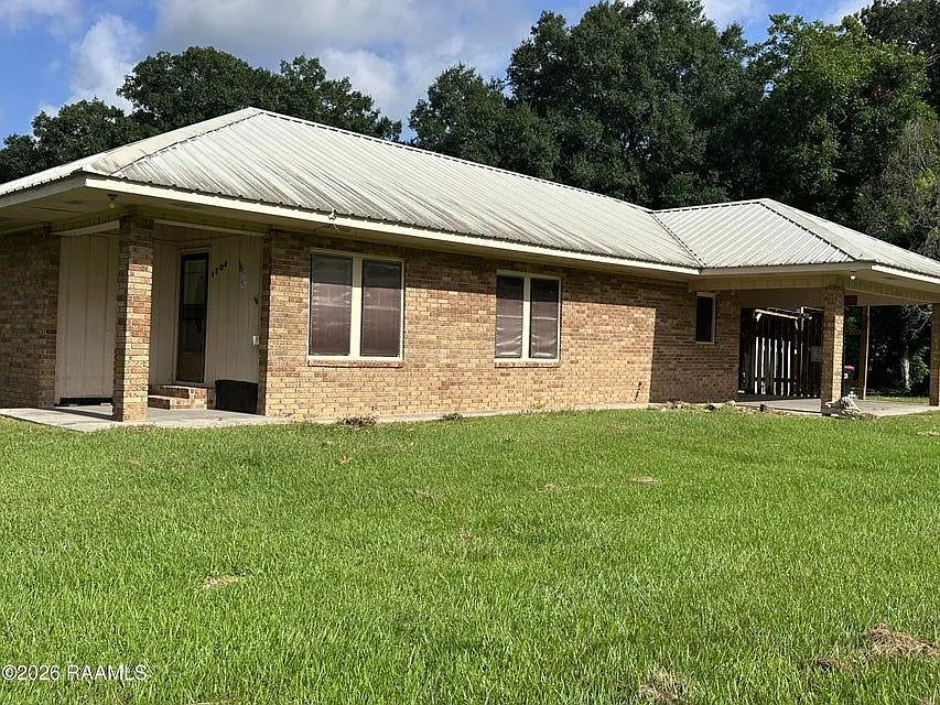 3 bed, 2.0 bath, 1772 sqft, $1,700 — Photo 1