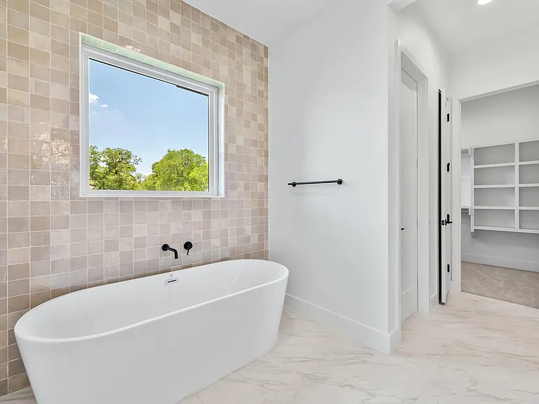125 Stockman Dr — Photo 17