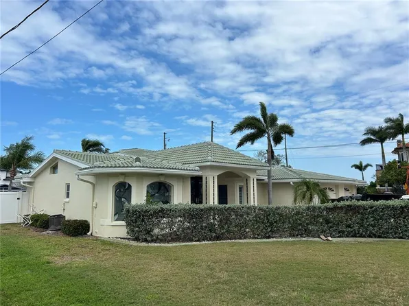 400 Harbor View Ln, Largo, FL 33770