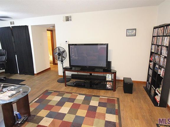 3rd image of 5323 Blair Ln APT V101