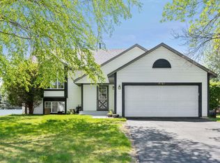 9161 Sierra Rd, Woodbury, MN 55125