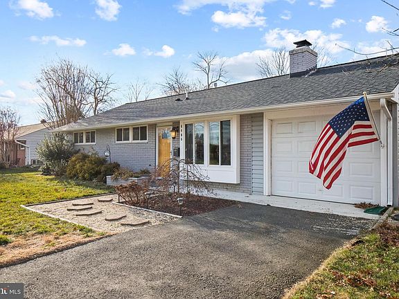 3rd image of 6406 Hayfield Pl