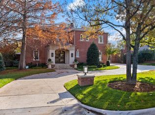 1202 Larchmont Ln, Nichols Hills, OK 73116