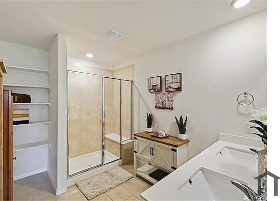 4 bed, 2122 sqft, $3,300 — Photo 4