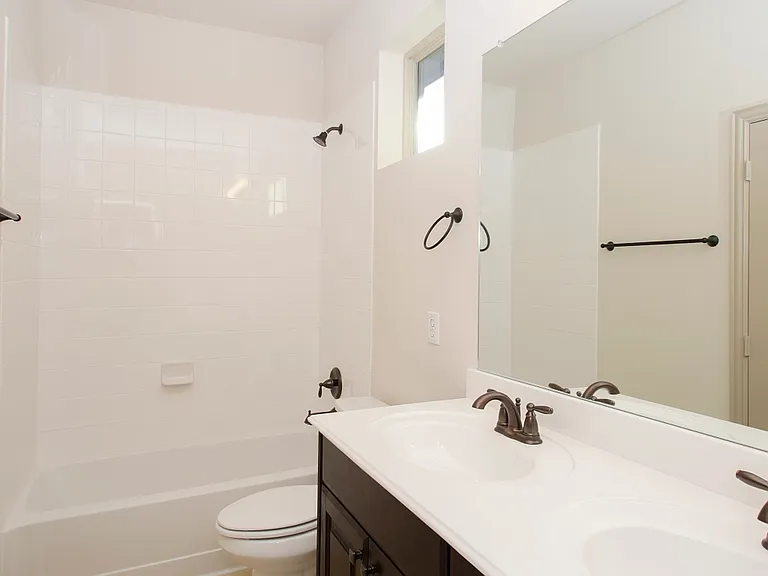 939 Whitehall Dr — Photo 13