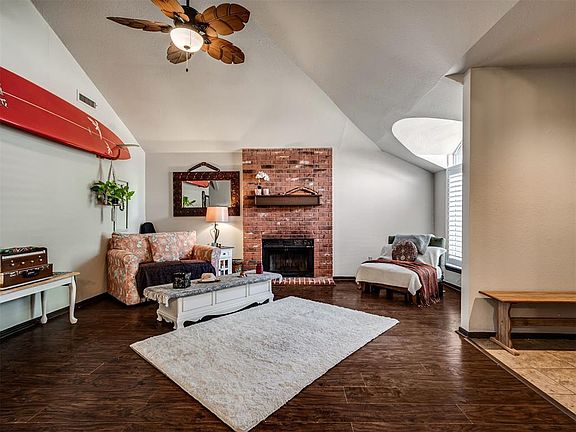 4th image of 317 Colony Dr