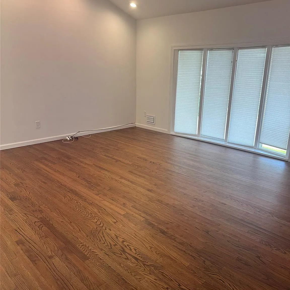 4 bed, 2.5 bath, 1970 sqft, $5,500 — Photo 3