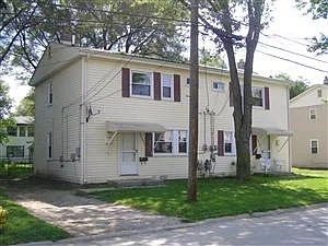 32621 Montmorency St photo 1
