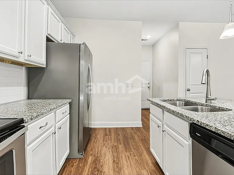 130 Pelican Ln — Photo 3
