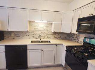 672 Dempster St #GE, Mount Prospect, IL 60056