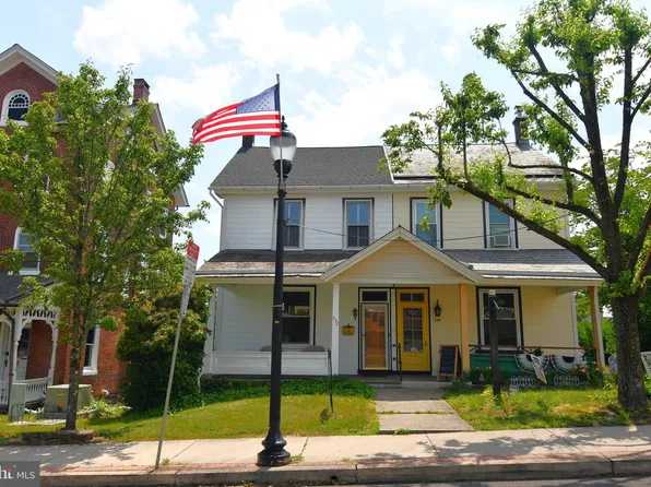532 W Market St, Perkasie, PA 18944
