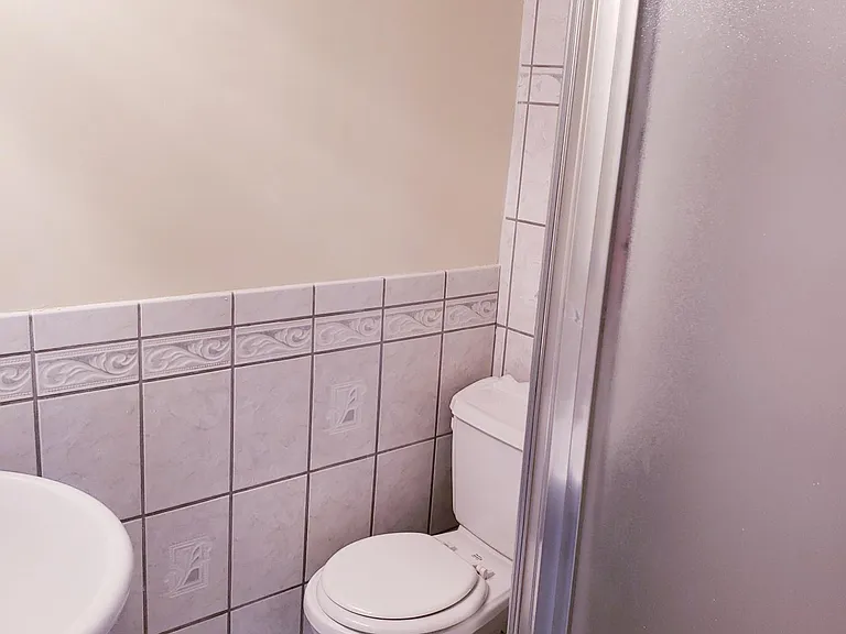 Guest Full Bath