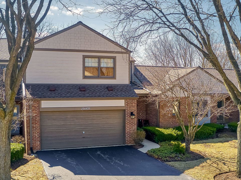 1st image of 23W439 Green Trails Dr