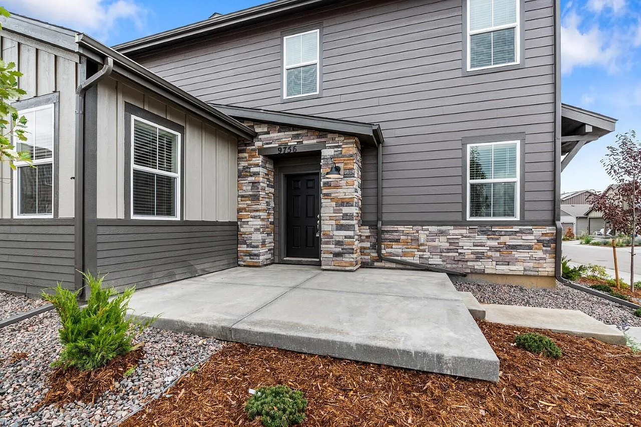 4 bed, 3.5 bath, 2358 sqft, $3,550 — Photo 2