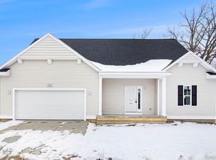 386 Dorchester Dr, Howell, MI 48855