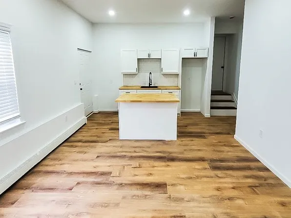 21 Floyd Street image 3 of 10