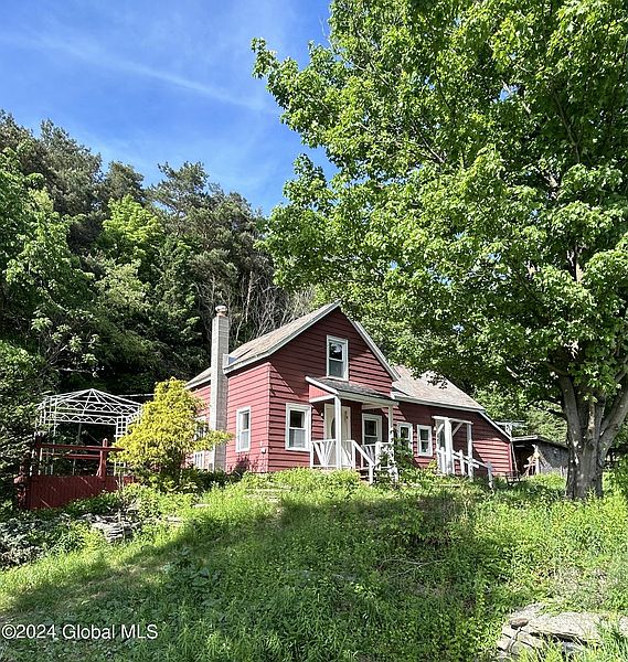2nd image of 25 Kenyon Hill Road
