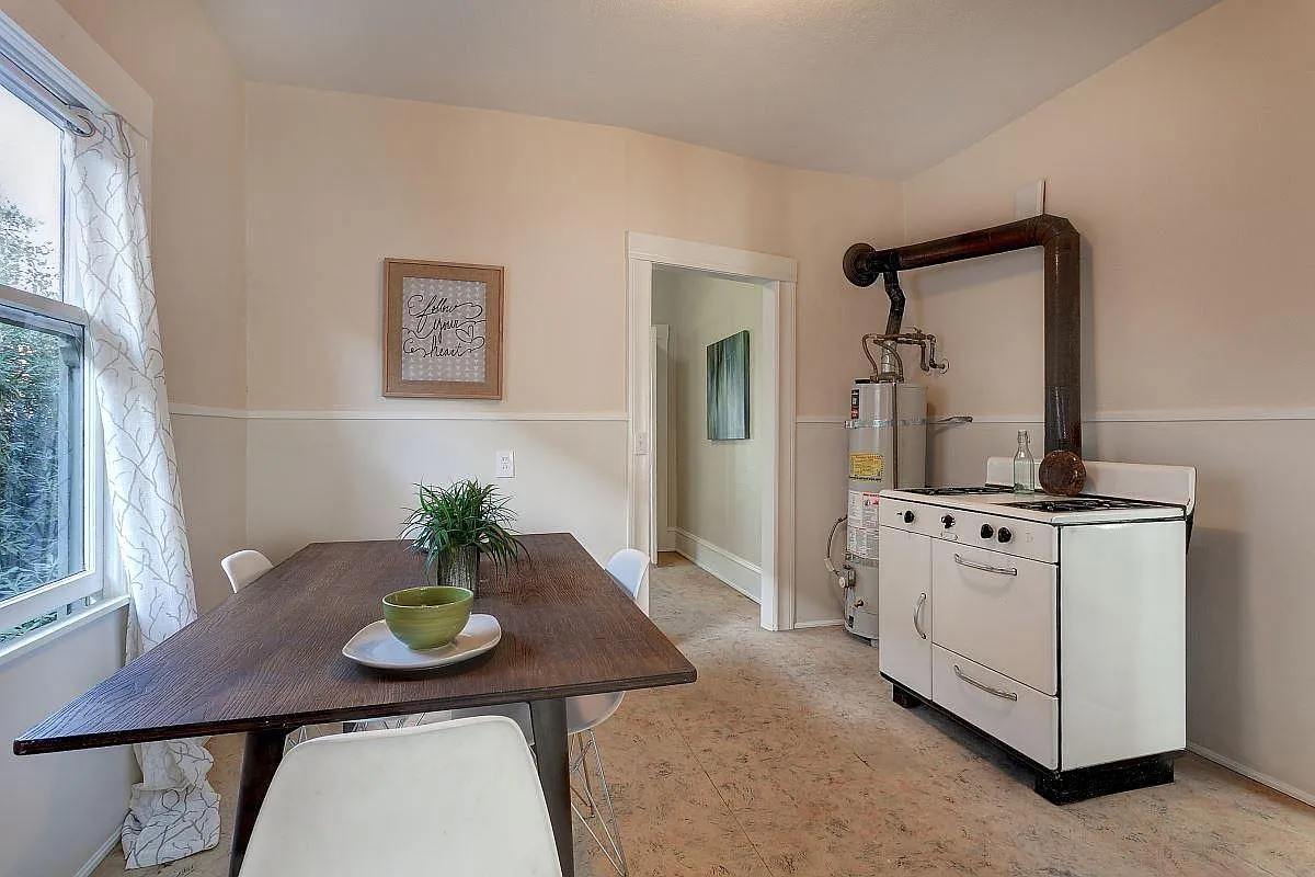 424 Vernon St — Photo 4