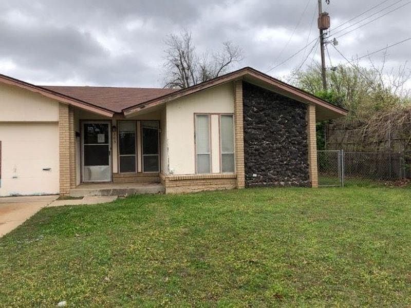 1st image of 203 Tanglewood Dr