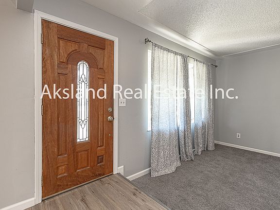 2nd image of 883 El Capitan Ave