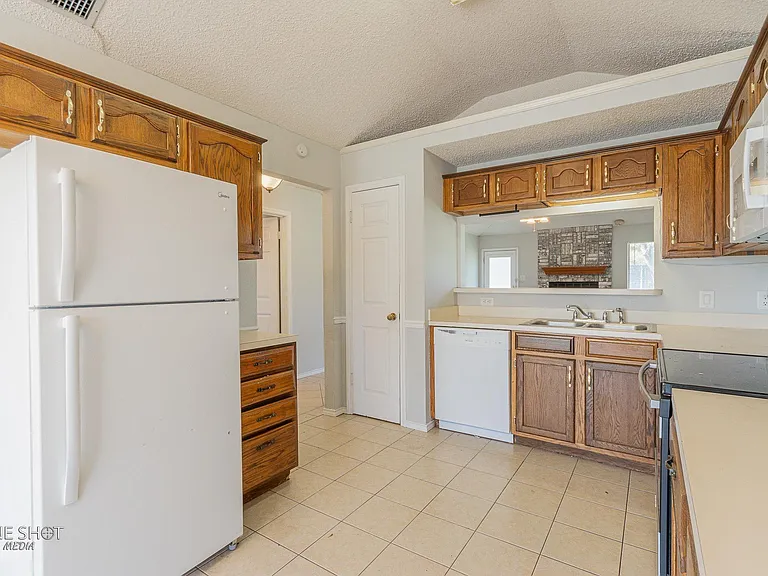 2957 Oak Ridge Ct — Photo 8