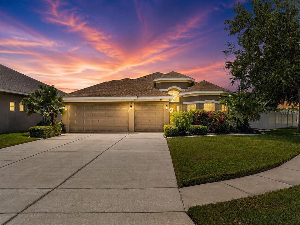 1st image of 1724 MIRA LAGO CIRCLE