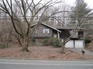 238 Old Town Rd, Setauket, NY 11733