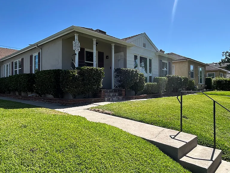 1212 W Victory Blvd — Photo 20