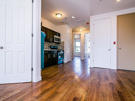 3rd image of 255 Vernon Ave #Num3