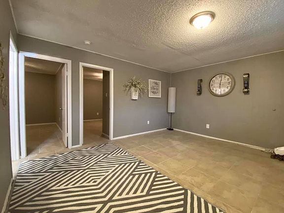4th image of 403 Sunset Ln #D