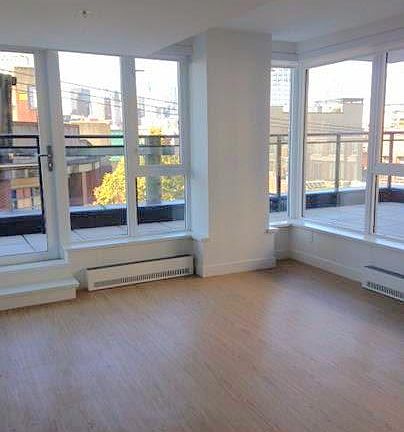 3rd image of 188 Keefer St #605