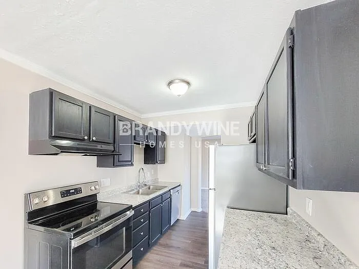 605 Woods Crossing Ln — Photo 6