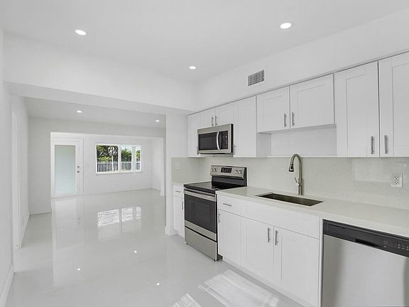 5th image of 2396 Service Road