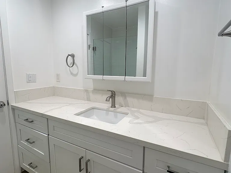 12325 Moorpark St #104 — Photo 7